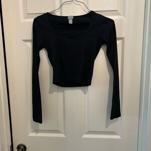 Tilly's Black Long Sleeve Scoop Neck Crop Top